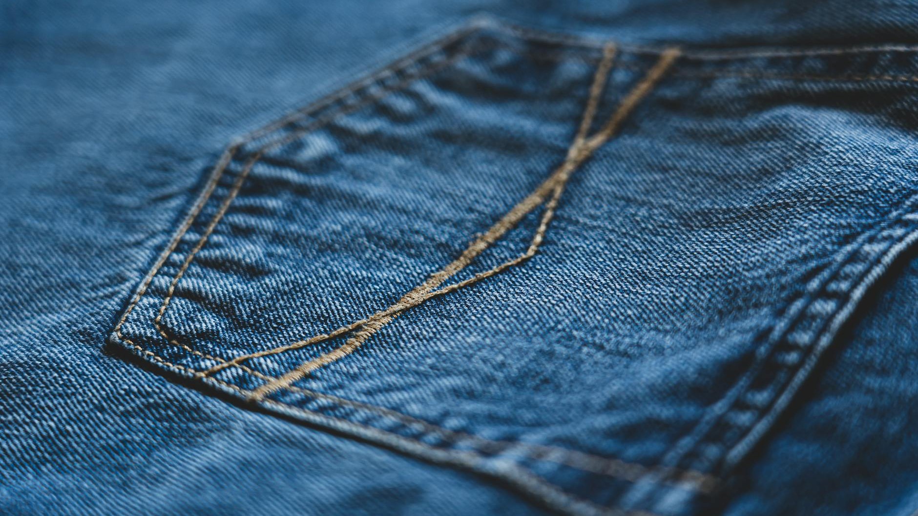 El secreto japonés que transforma tus vaqueros: por qué no lavarlos los hace únicos